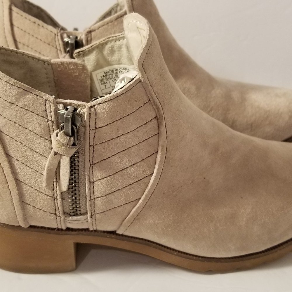 Reef Women's Voyage Boot Low Lx Beige Suede Ankle